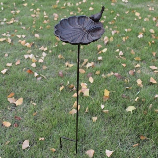 Fontaine pour oiseaux sur pied