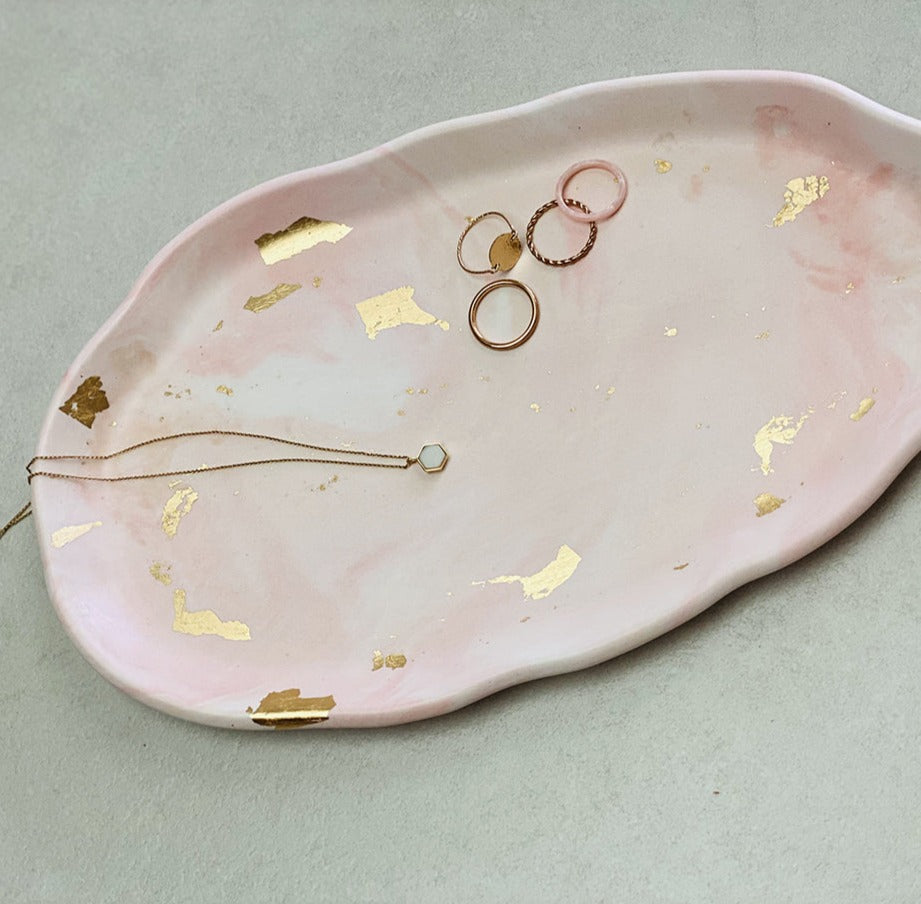 Grand plateau bijoux en jesmonite