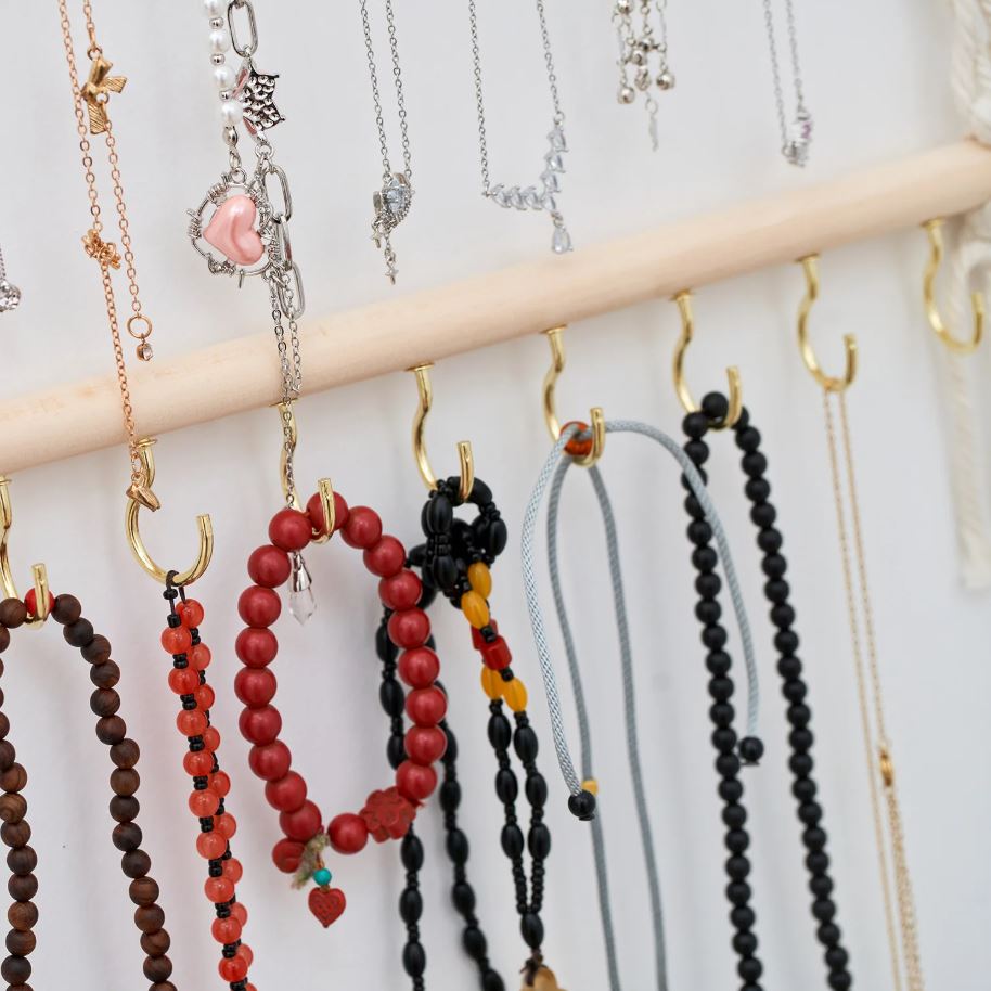 Grand présentoir à bijoux bohème en macramé