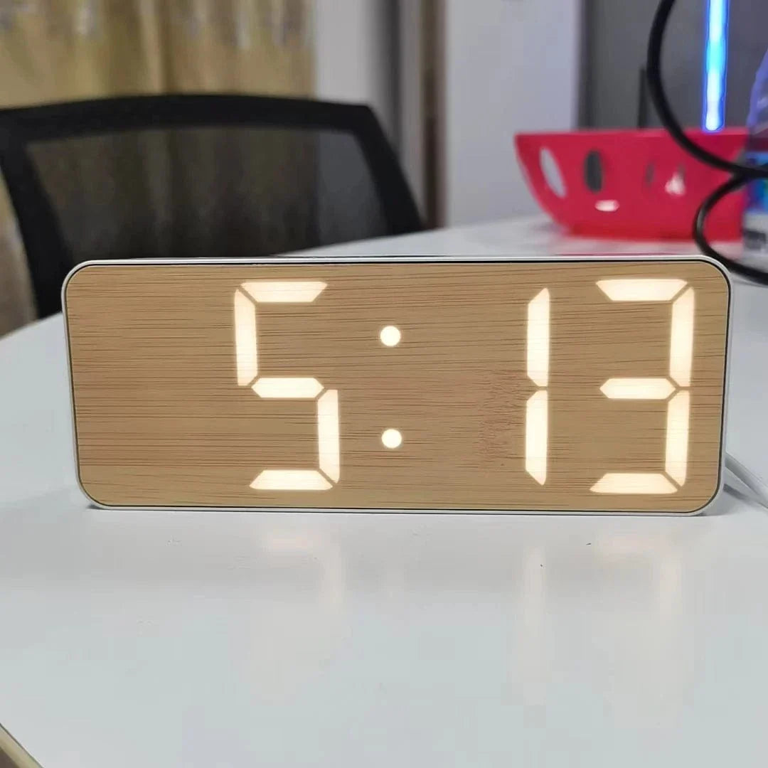Réveil digital en bois