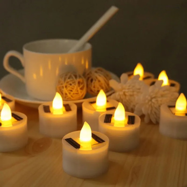 Lot de Huit Bougies LED à Énergie Solaire