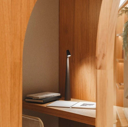 Lampe de Table Rechargeable - Design Élégant en Aluminium avec 3 Niveaux d'Intensité, Disponible en Plusieurs Couleurs