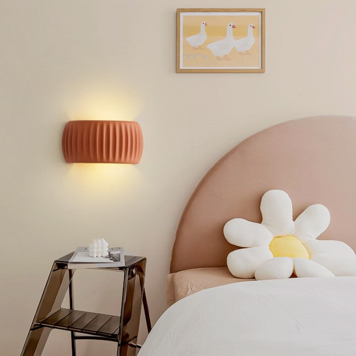 Applique Murale Scandinave en Résine - Éclairage Design avec Texture Ribblée