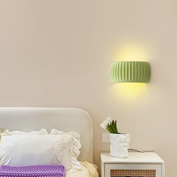 Applique Murale Scandinave en Résine - Éclairage Design avec Texture Ribblée