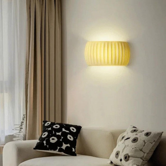 Applique Murale Scandinave en Résine - Éclairage Design avec Texture Ribblée