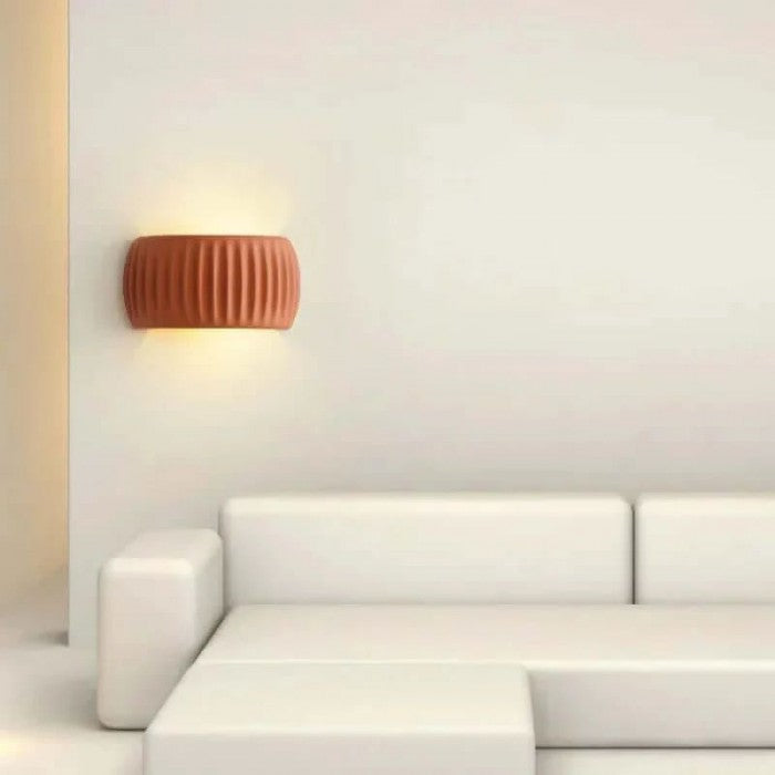 Applique Murale Scandinave en Résine - Éclairage Design avec Texture Ribblée