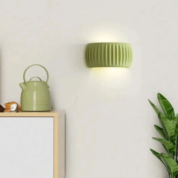 Applique Murale Scandinave en Résine - Éclairage Design avec Texture Ribblée
