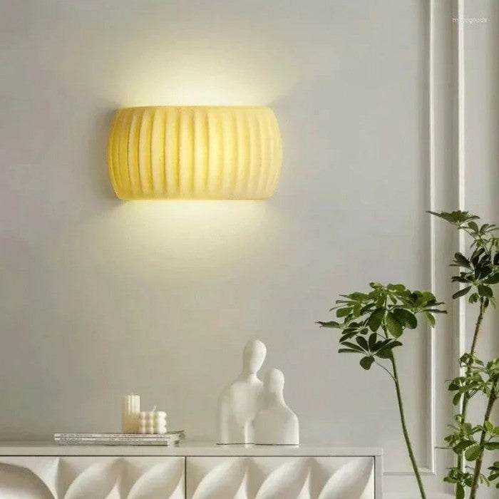 Applique Murale Scandinave en Résine - Éclairage Design avec Texture Ribblée