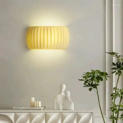 Applique Murale Scandinave en Résine - Éclairage Design avec Texture Ribblée