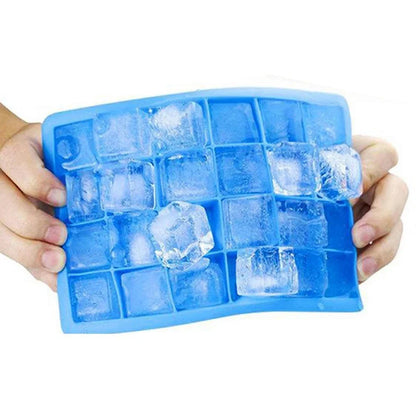 Bac à glaçons 24 compartiments - en silicone avec couvercle