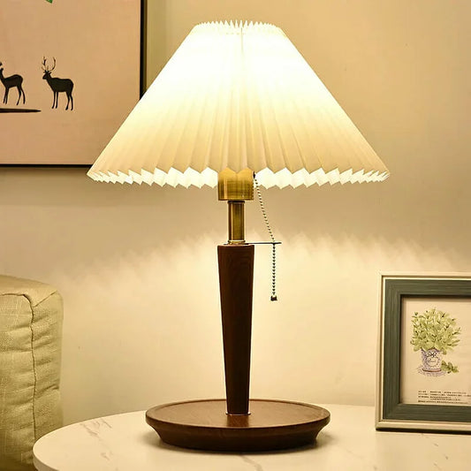 Lampe de Table Vintage en Bois Plissé – Charme Classique et Fonctionnalité Moderne