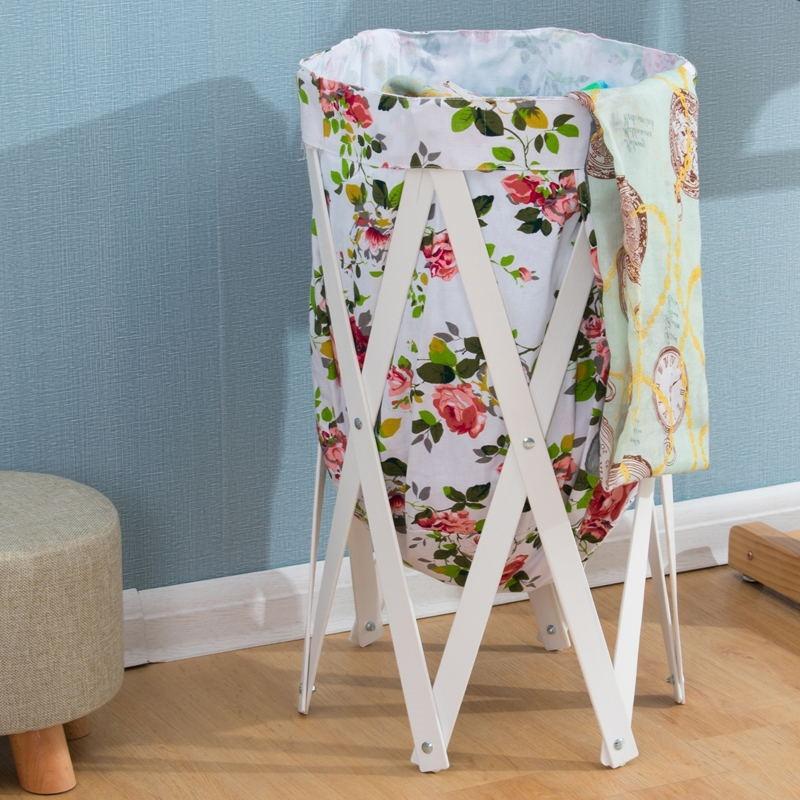 Panier à Linge en Bois Blanc et Roses