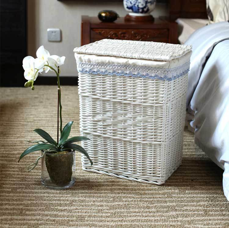Panier à Linge en Rotin Blanc Rétro