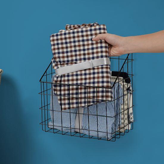 Panier à Linge Suspendu en Métal