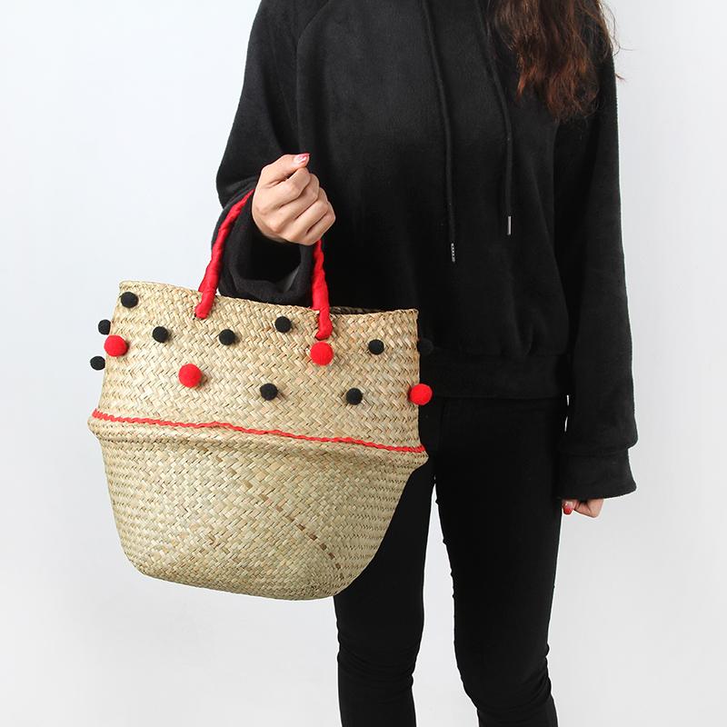 Panier Rond avec Pompons Rouge et Noir