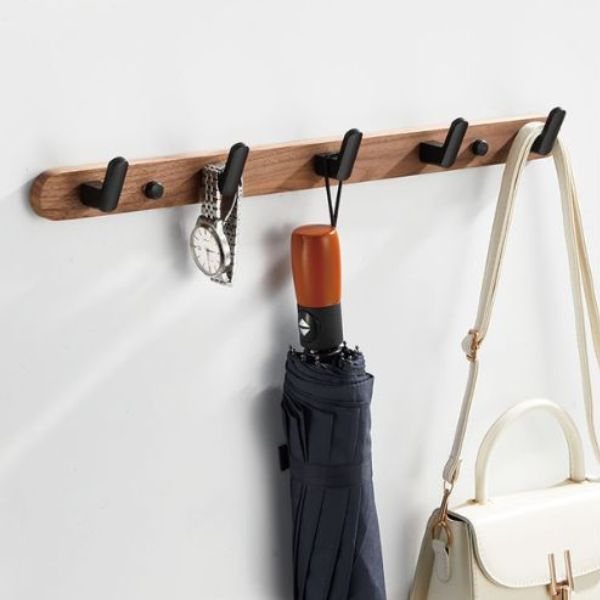 Porte manteau mural bois et noir