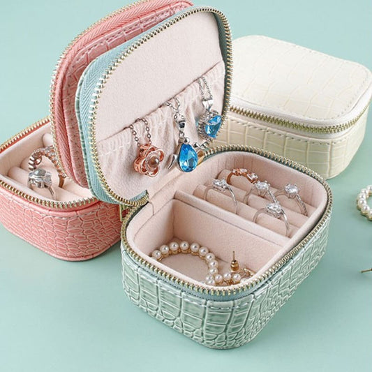 Petite trousse à bijoux de voyage cuir