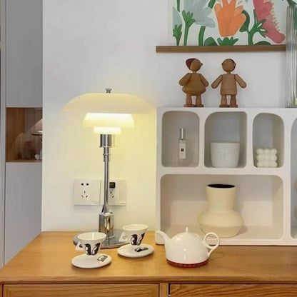 Lampe de Table Disc Multilayer Metal – Élégance Moderne et Ambiance Apaisante