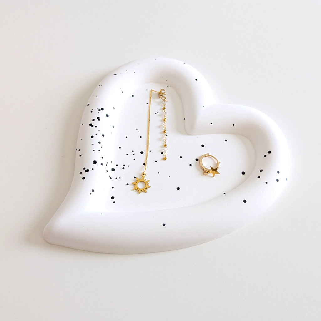 Plateau à bijoux en forme de coeur romantique