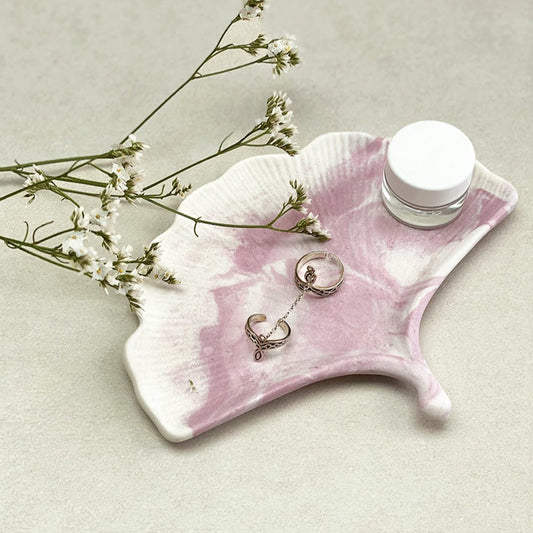 Plateau bijoux gingko en jesmonite