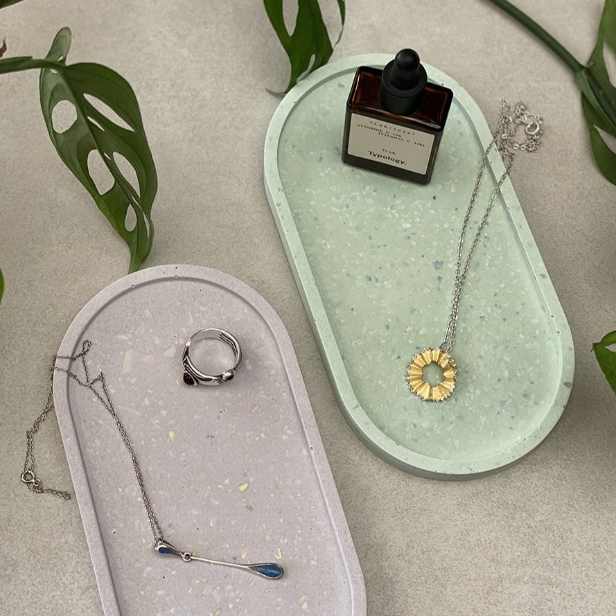 Plateau bijoux ovale terrazzo en jesmonite