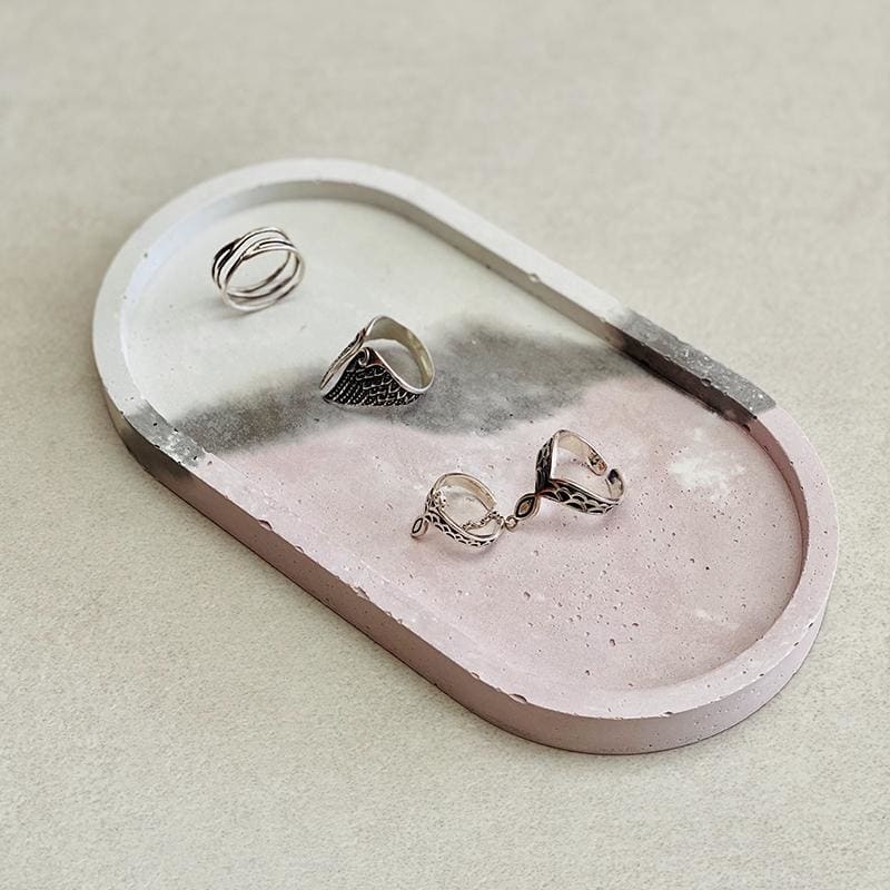 Plateau bijoux ovale tricolore rose, gris et blanc en béton