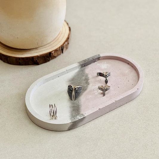 Plateau bijoux ovale tricolore rose, gris et blanc en béton