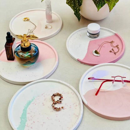 Plateau rond en Jesmonite effet Terrazzo