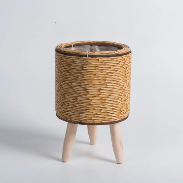 Porte Plante de Forme Circulaire sur Trépied sur fond gris