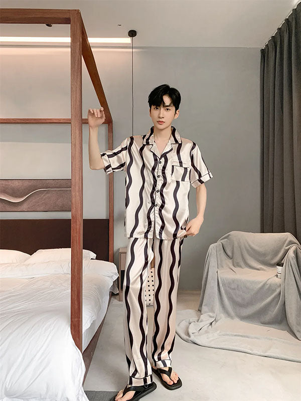 Pyjama D'été Pour Homme En Satin Argenté "Évasion Nocturne"