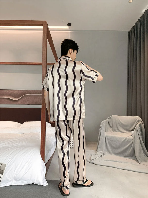 Pyjama D'été Pour Homme En Satin Argenté "Évasion Nocturne"