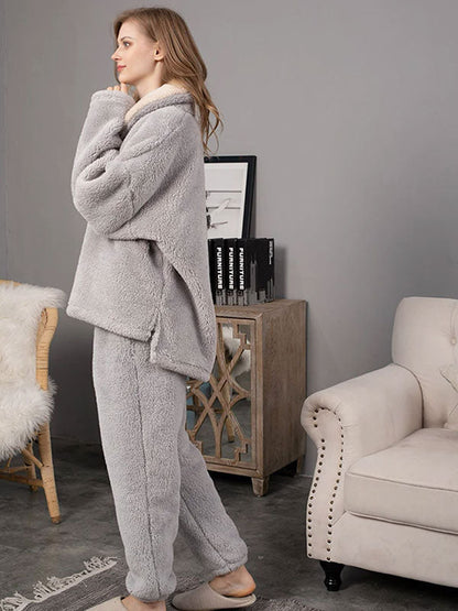 Pyjama Pour Femme en Polaire Grise "Flocon de Douceur"