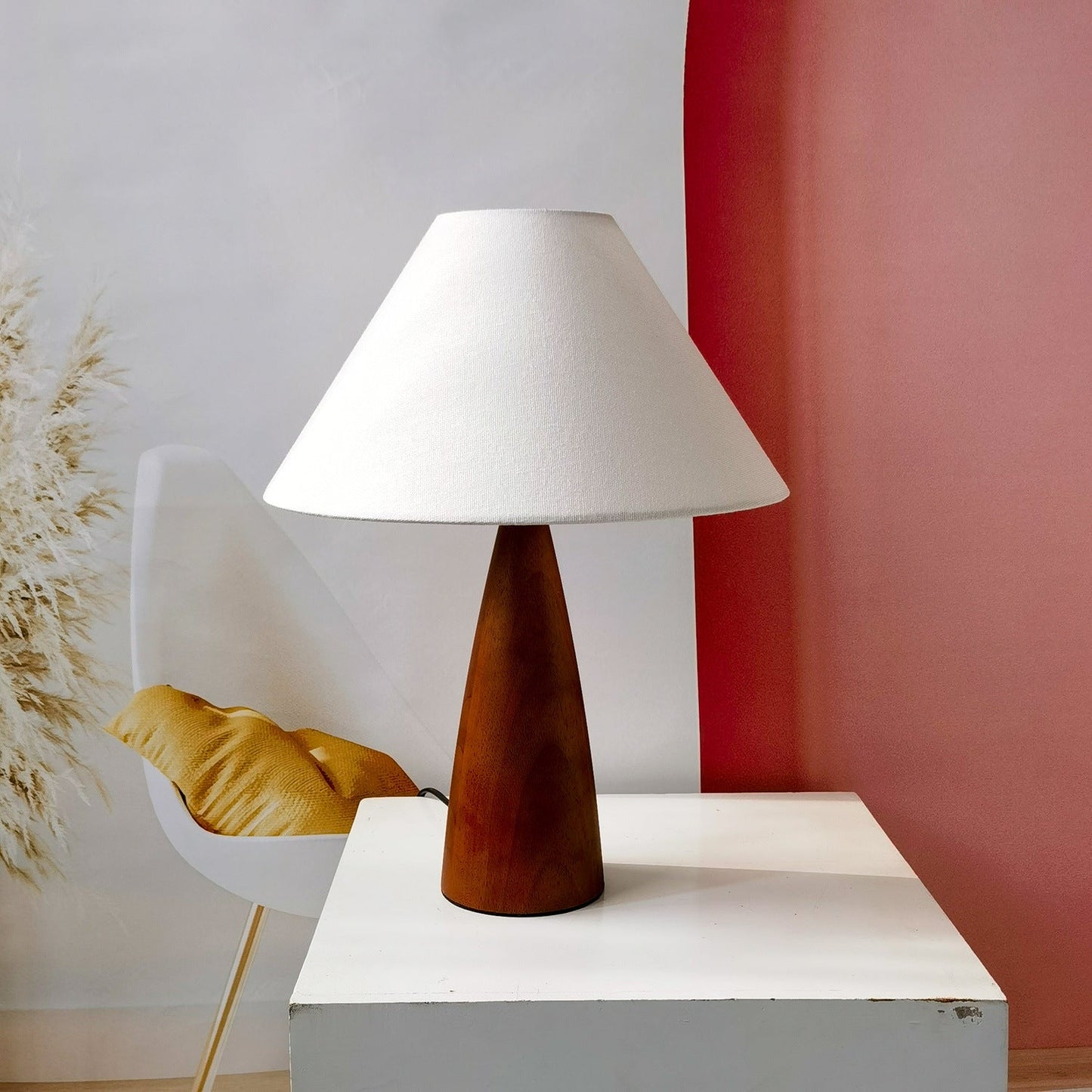 Lampe de Table en Bois Massif Style Century – Élégance Classique et Moderne