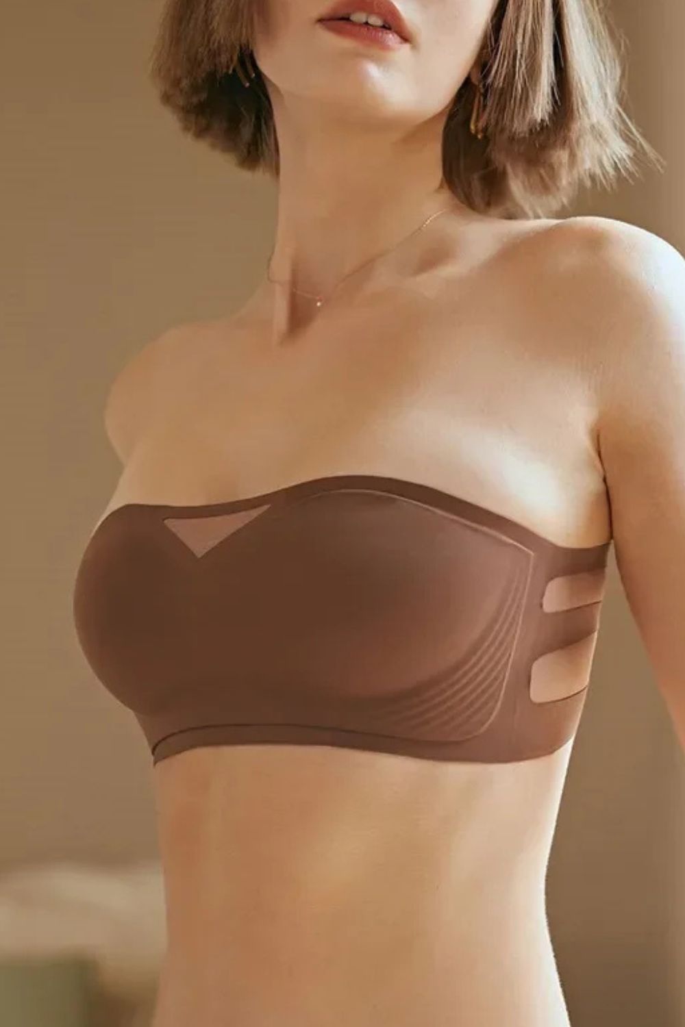 Soutien-gorge bandeau sans armature invisible