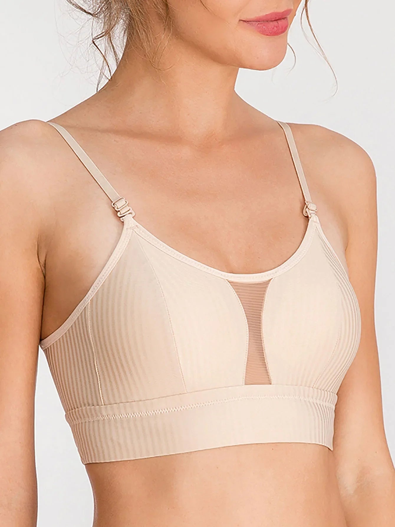 Soutien-gorge sans armature dos nu en dentelle