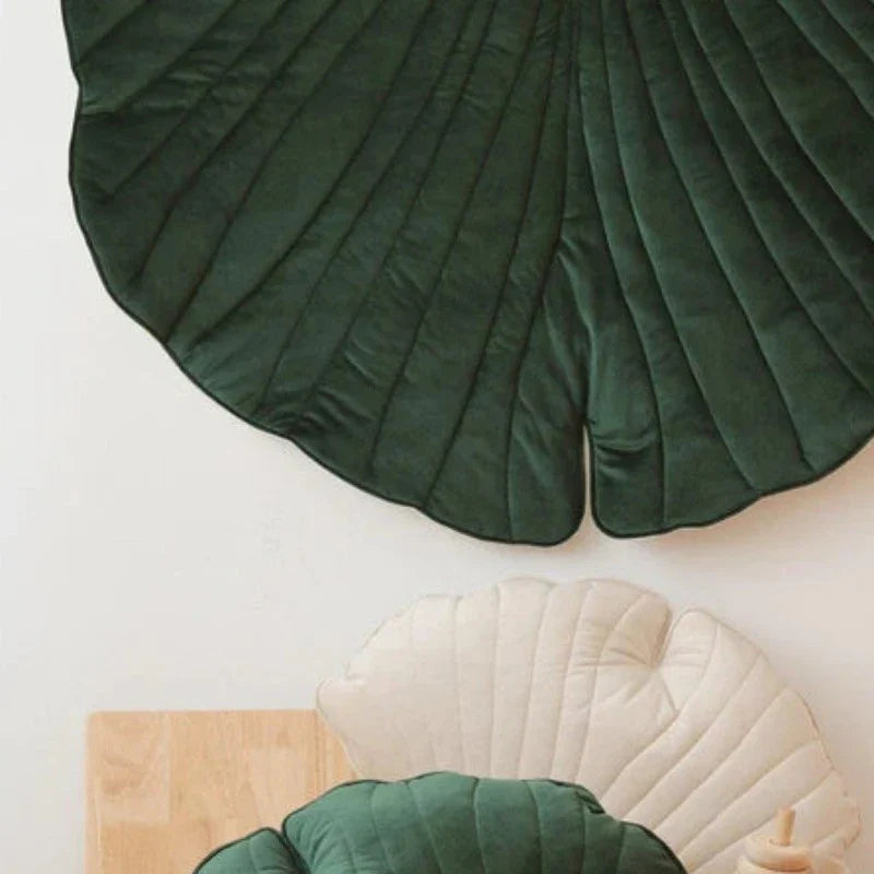 Tapis feuille en velours côtelé “Vert Ginkgo”