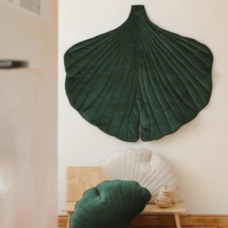 Tapis feuille en velours côtelé “Vert Ginkgo”