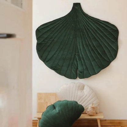 Tapis feuille en velours côtelé “Vert Ginkgo”