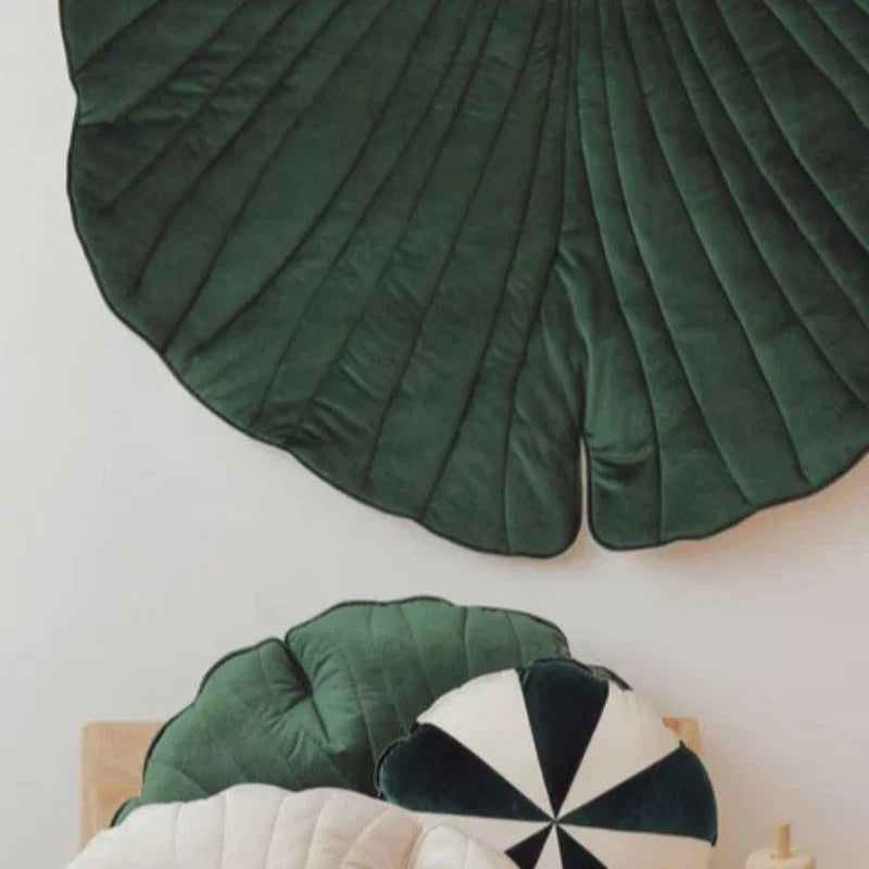 Tapis feuille en velours côtelé “Vert Ginkgo”