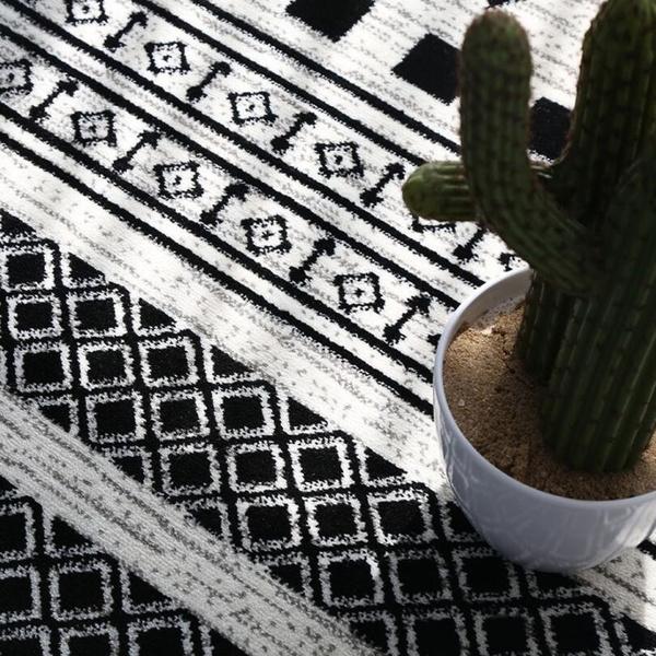 Tapis Géométrique Noir et Blanc