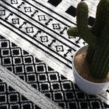 Tapis Géométrique Noir et Blanc