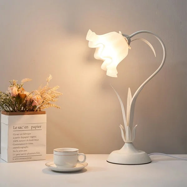 Lampe de Table Vintage à Fleurs Ajustable – Élégance Pratique et Design Inspiré de la Nature