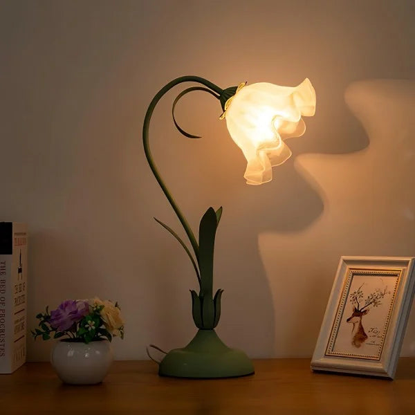 Lampe de Table Vintage à Fleurs Ajustable – Élégance Pratique et Design Inspiré de la Nature
