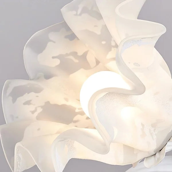 Lampe de Table Vintage à Fleurs Ajustable – Élégance Pratique et Design Inspiré de la Nature