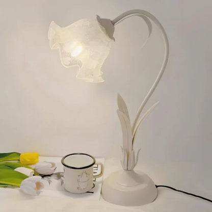 Lampe de Table Vintage à Fleurs Ajustable – Élégance Pratique et Design Inspiré de la Nature