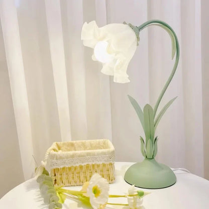 Lampe de Table Vintage à Fleurs Ajustable – Élégance Pratique et Design Inspiré de la Nature