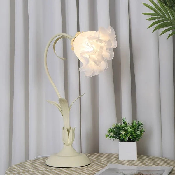Lampe de Table Vintage à Fleurs Ajustable – Élégance Pratique et Design Inspiré de la Nature