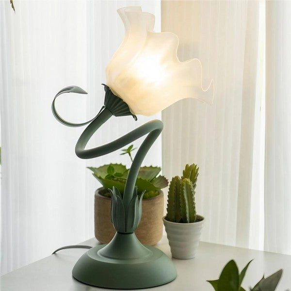 Lampe de Table Vintage à Fleurs Ajustable – Élégance Pratique et Design Inspiré de la Nature