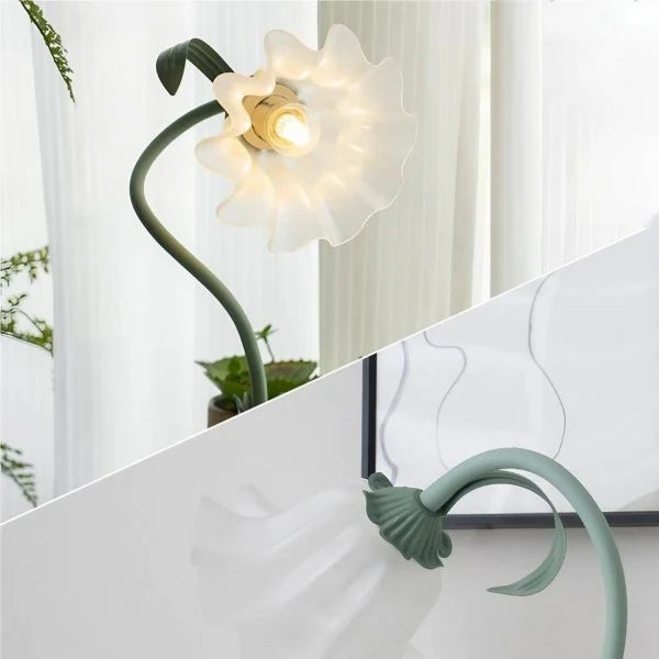 Lampe de Table Vintage à Fleurs Ajustable – Élégance Pratique et Design Inspiré de la Nature