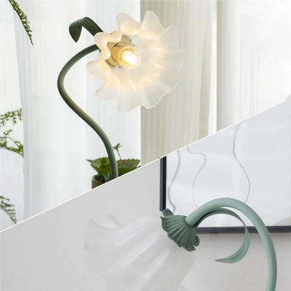 Lampe de Table Vintage à Fleurs Ajustable – Élégance Pratique et Design Inspiré de la Nature